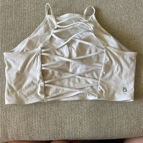 BuffBunny Ivy Crop - Picture 2 of 2